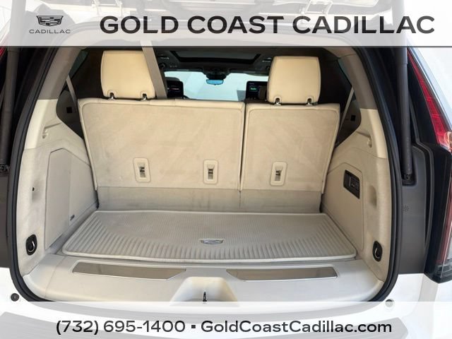 Used 2024 Cadillac Escalade Premium Luxury Platinum AWD/4WD image 15