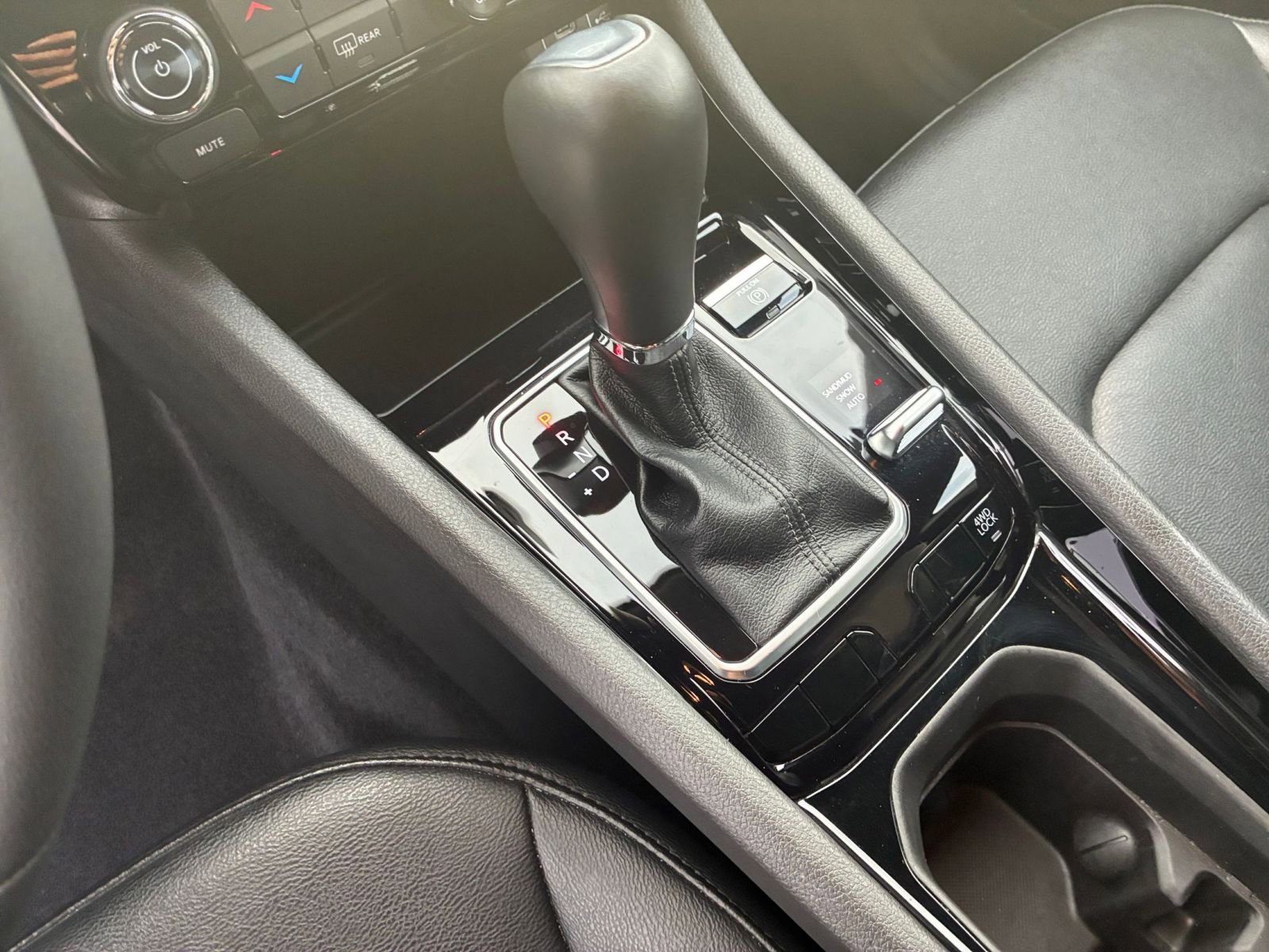 Used 2025 Jeep Compass Limited image 42