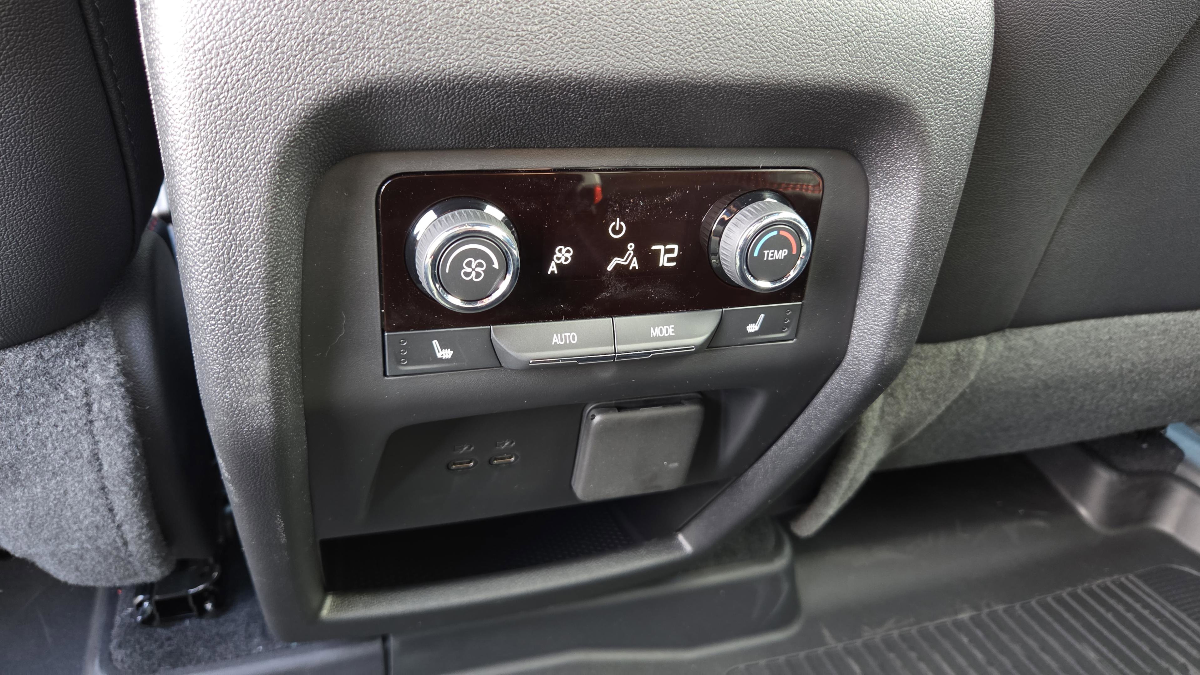 New 2026 Chevrolet Traverse RS w/ LPO, Floor Liner Package image 16