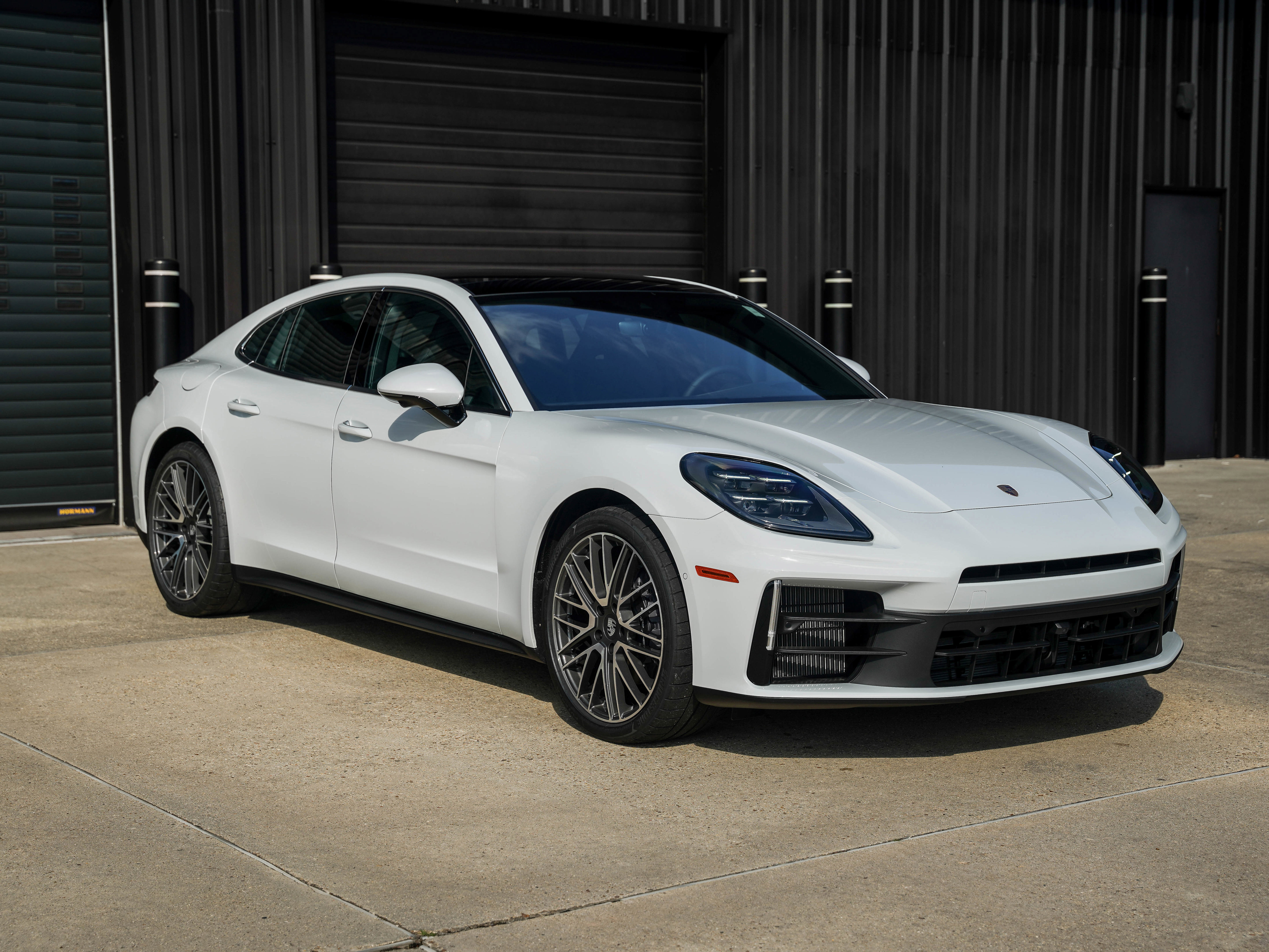 New 2026 Porsche Panamera image 7