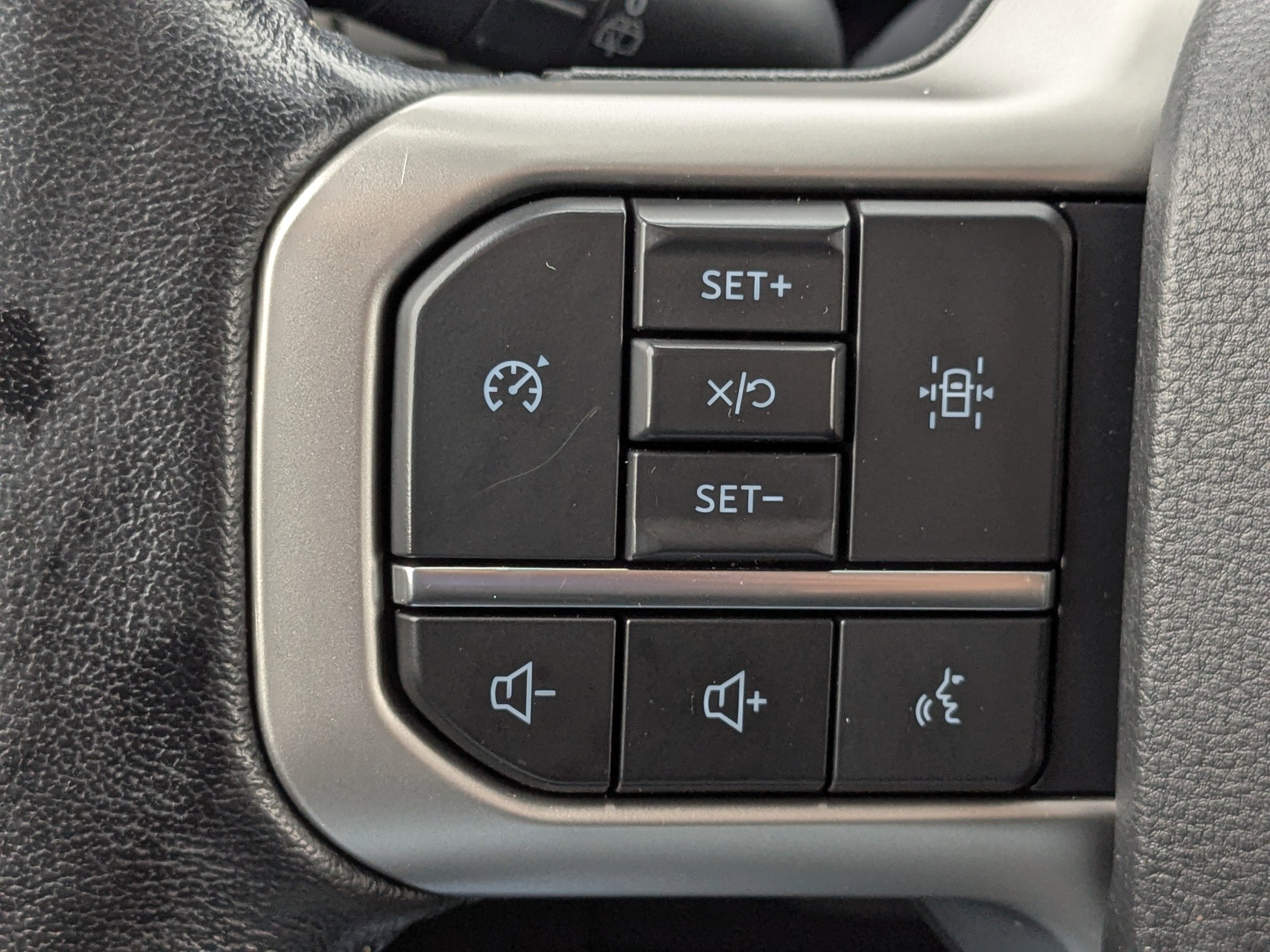 Used 2023 Ford Expedition Max XLT image 31