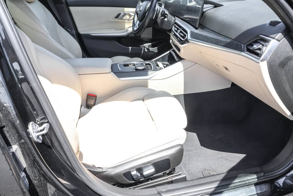Used 2023 BMW 330i xDrive Sedan w/ Driving Assistance Package AWD/4WD image 39