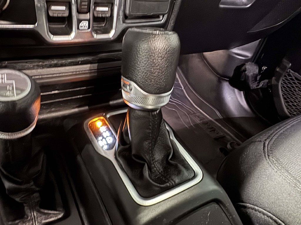 Used 2022 Jeep Wrangler Unlimited Sport AWD/4WD image 25