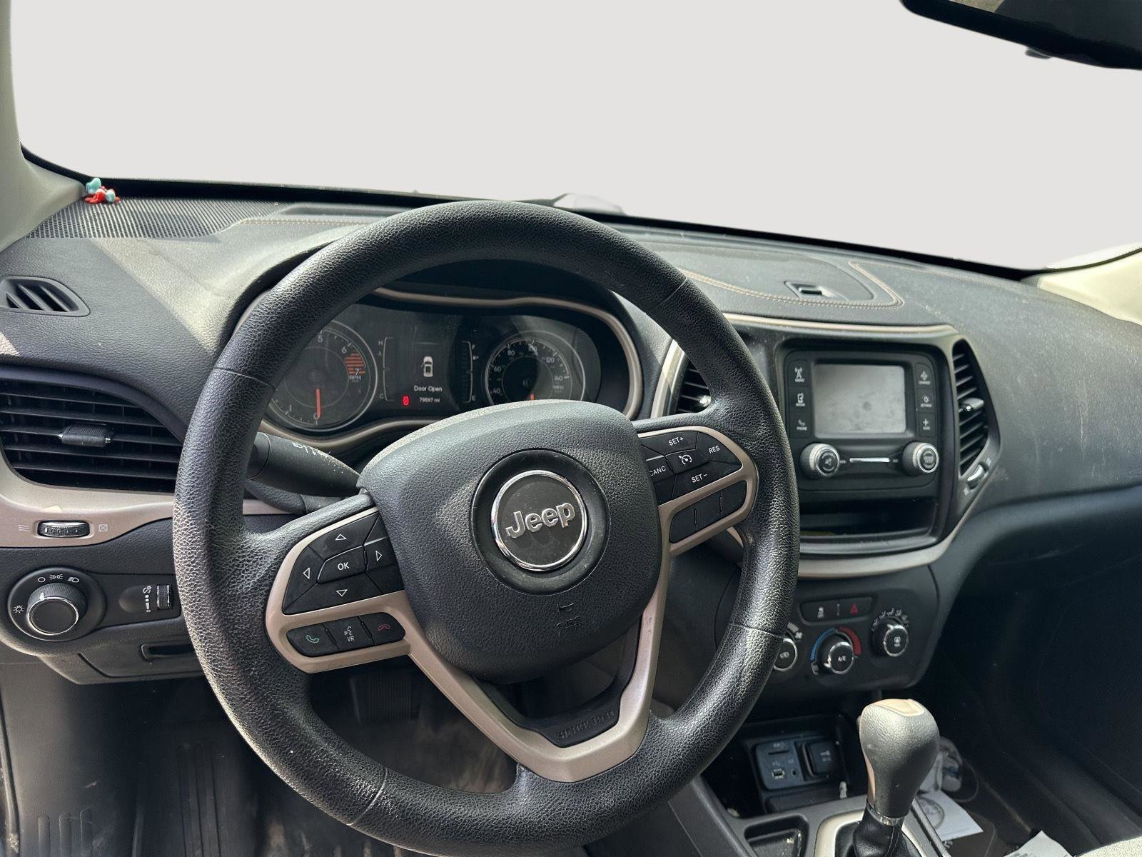 Used 2017 Jeep Cherokee Sport image 10