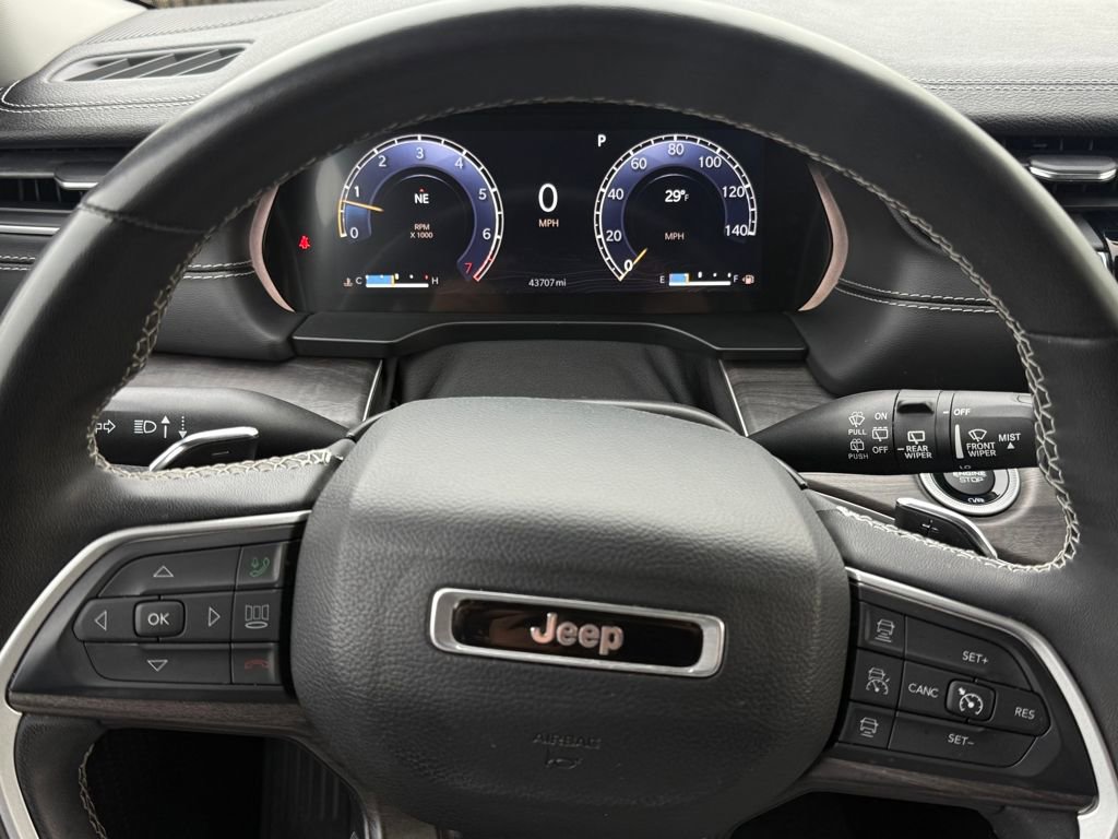 Used 2023 Jeep Grand Cherokee L Limited image 19