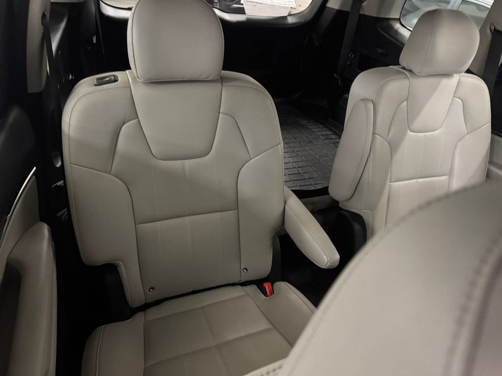 Used 2020 Kia Telluride EX w/ EX Premium Package image 17