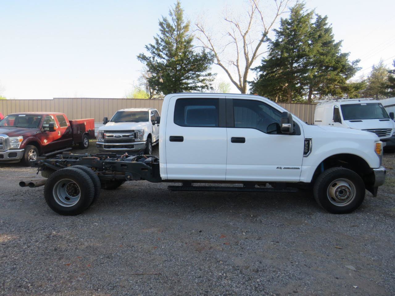 Used 2017 Ford F350 XL w/ Power Equipment Group AWD/4WD image 4