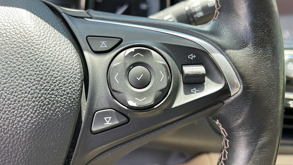 Used 2017 Buick Envision Essence w/ LPO, Hit The Road Package AWD/4WD image 15