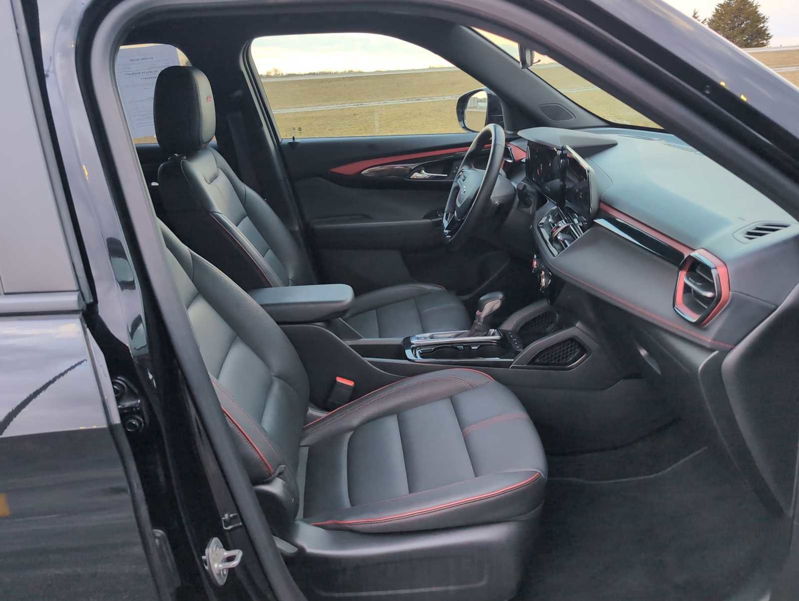 Used 2024 Chevrolet TrailBlazer RS image 26
