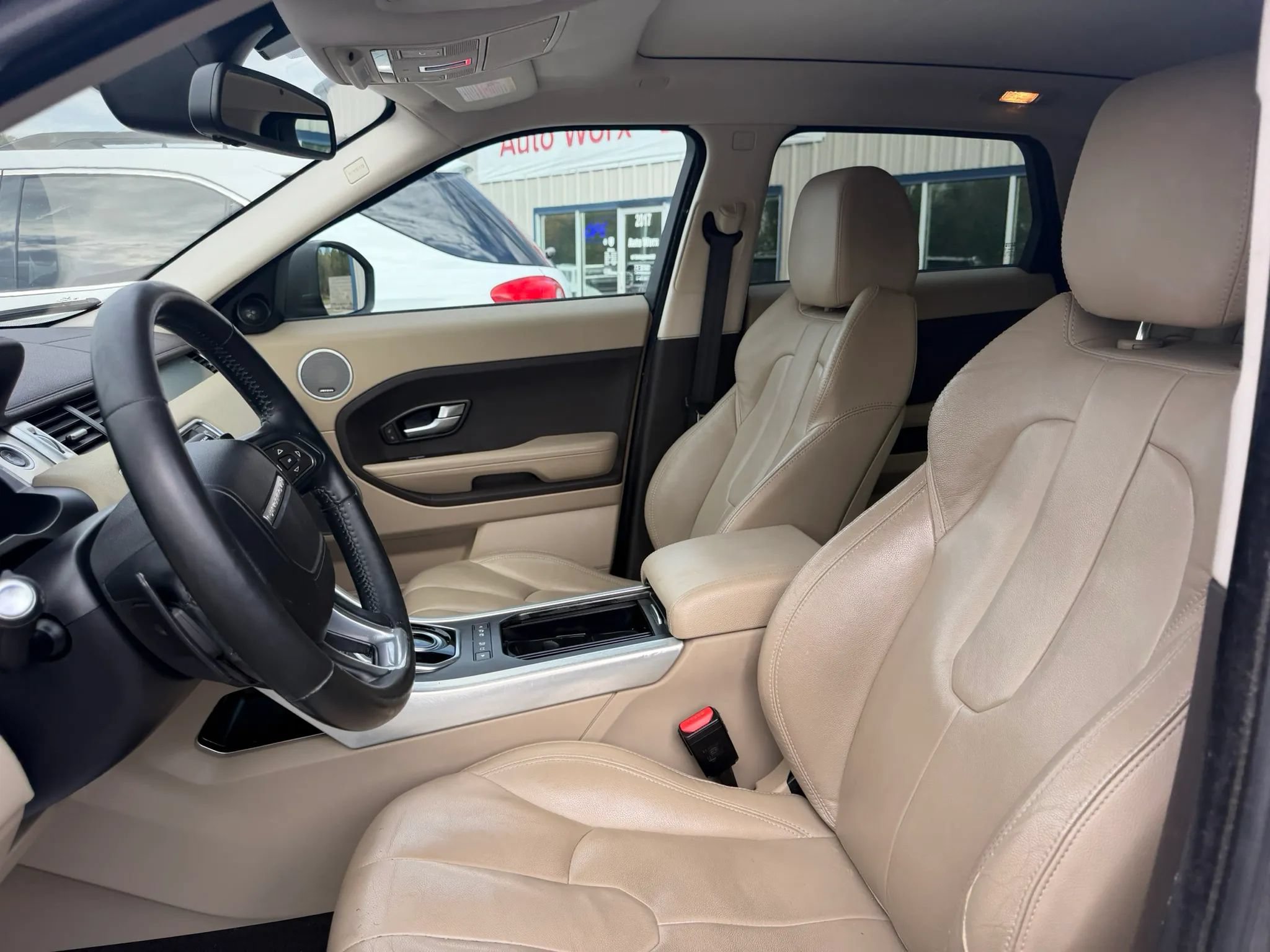Used 2015 Land Rover Range Rover Evoque Pure Plus AWD/4WD image 29