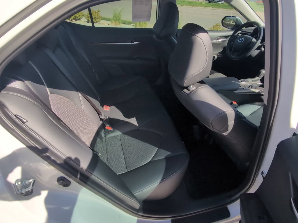 Used 2022 Toyota Camry XSE FWD image 28
