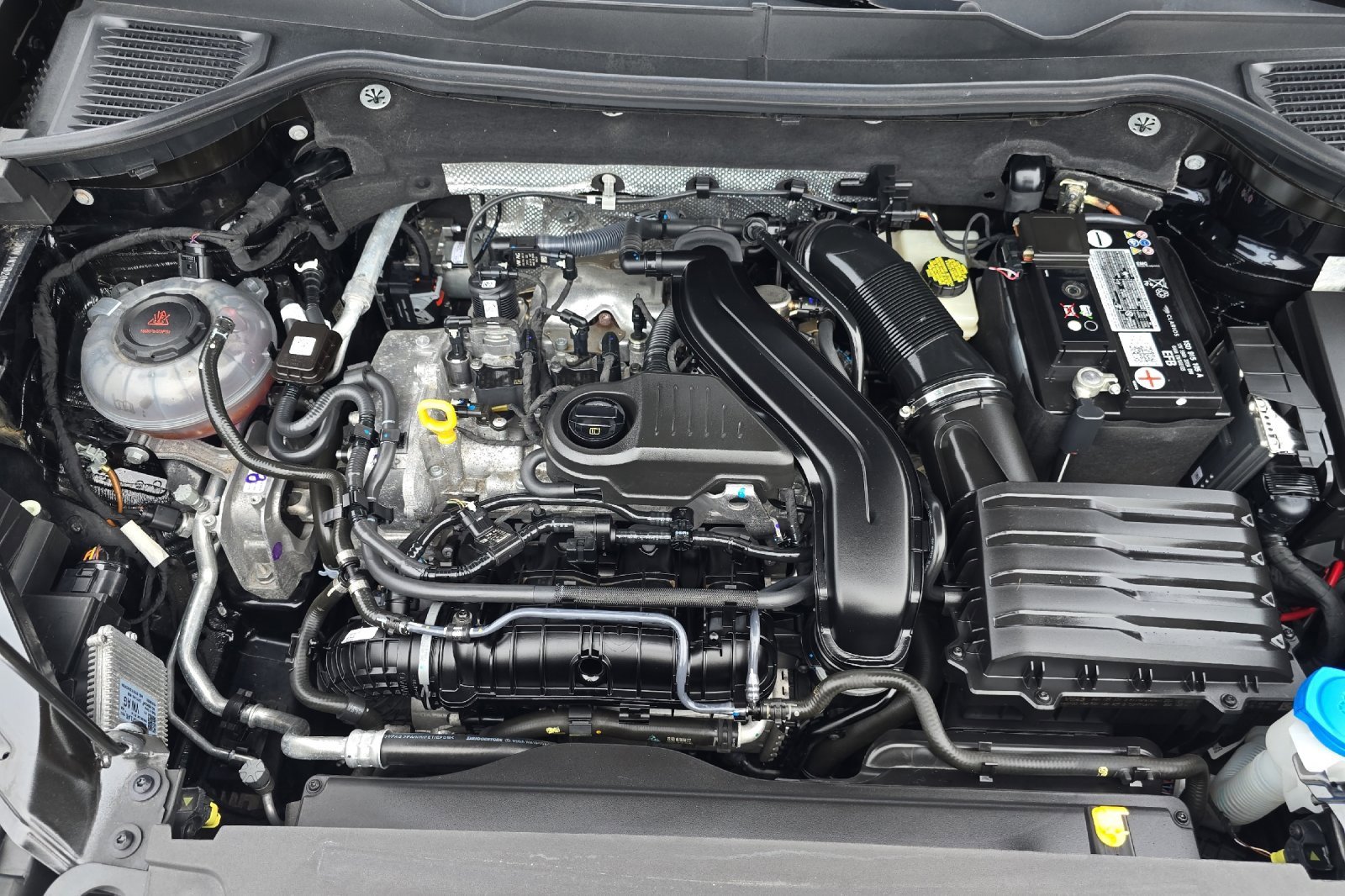 Used 2022 Volkswagen Taos SEL image 28