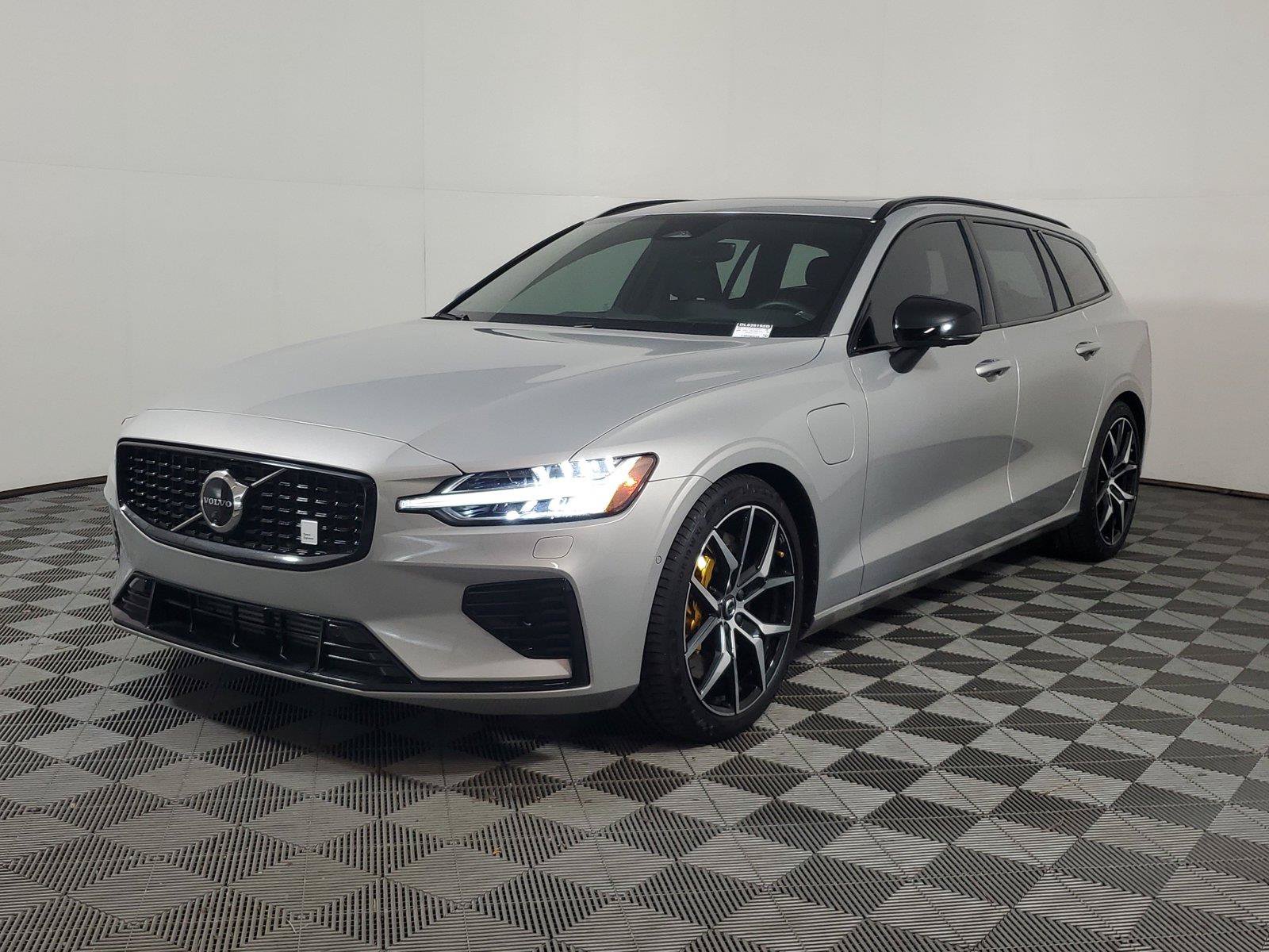 Certified 2024 Volvo V60 T8 Polestar AWD/4WD image 3