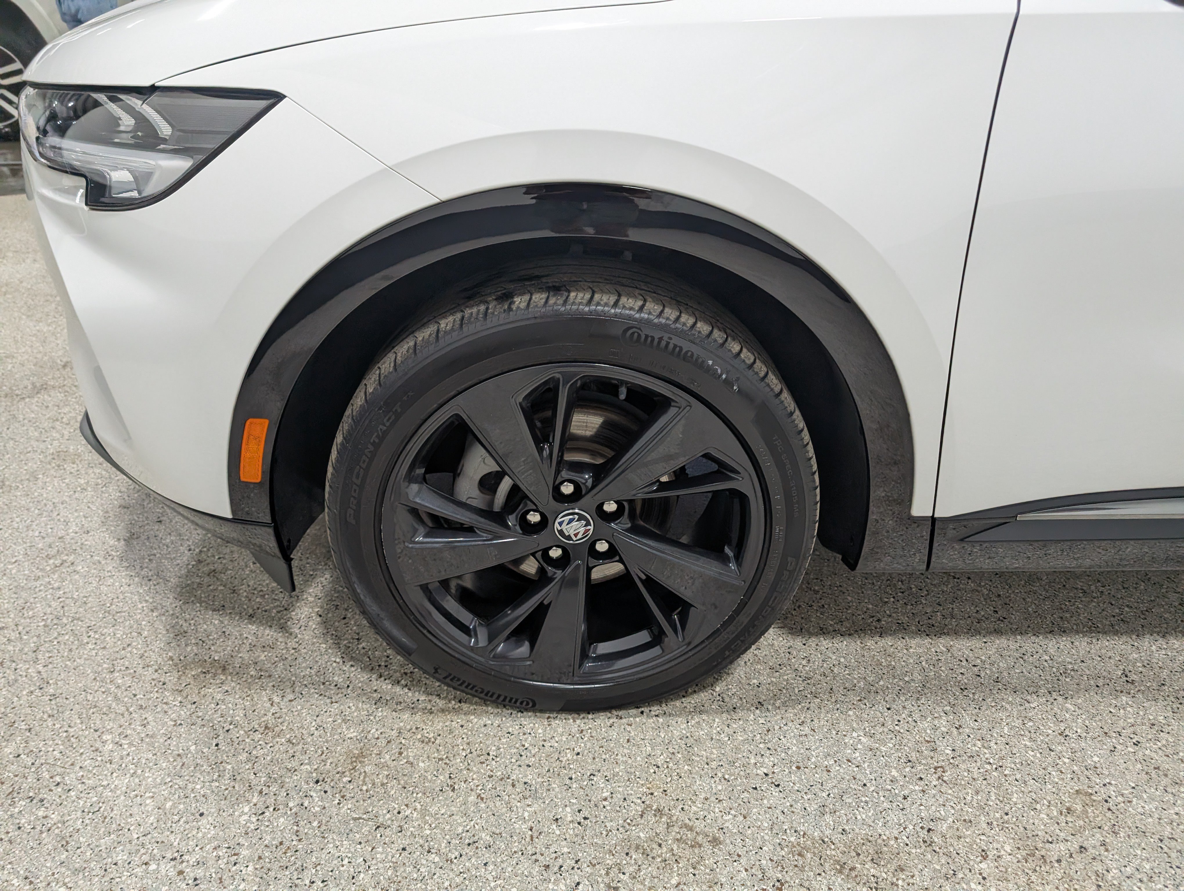 Used 2023 Buick Envision Essence w/ Technology Package I AWD/4WD image 9