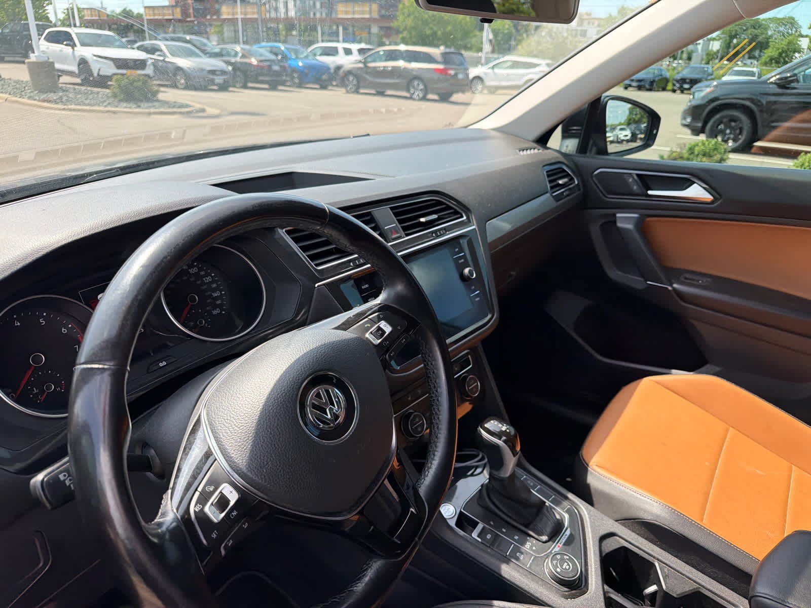 Used 2018 Volkswagen Tiguan SE AWD/4WD image 8
