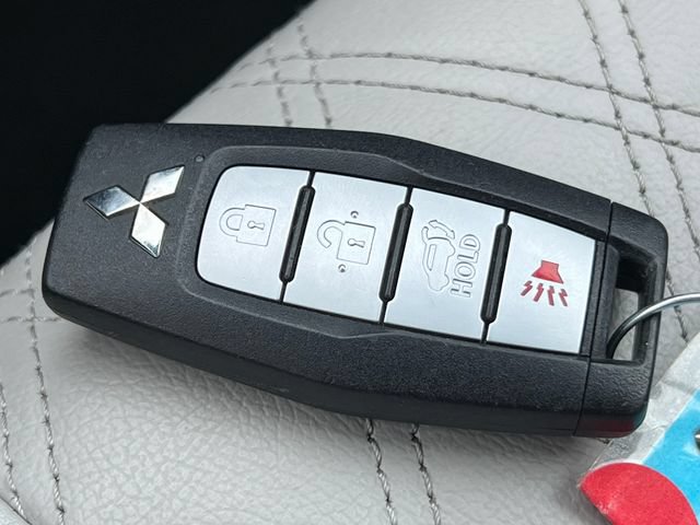 Used 2024 Mitsubishi Outlander SEL AWD/4WD image 39