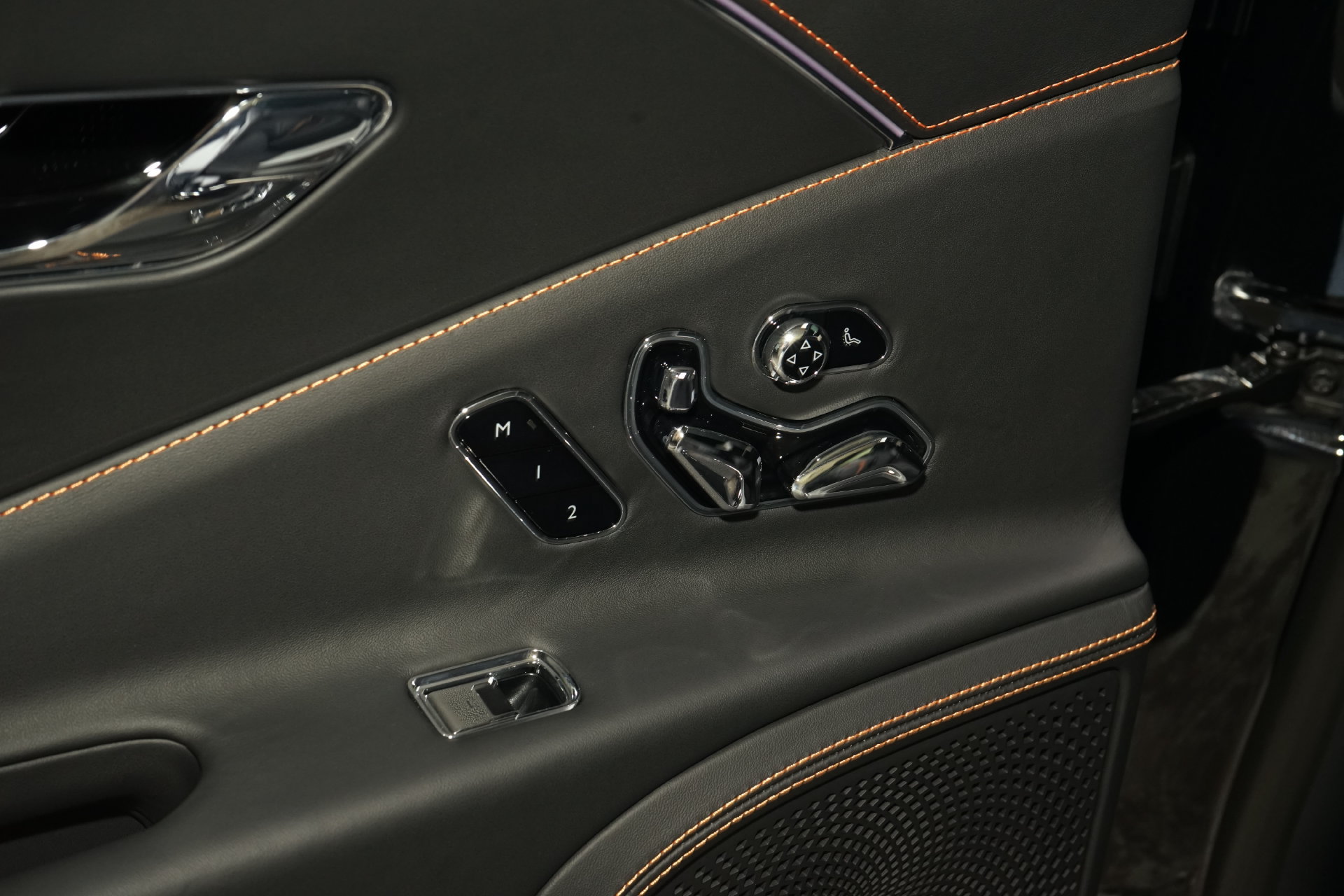 Used 2026 Bentley Flying Spur Azure AWD/4WD image 33