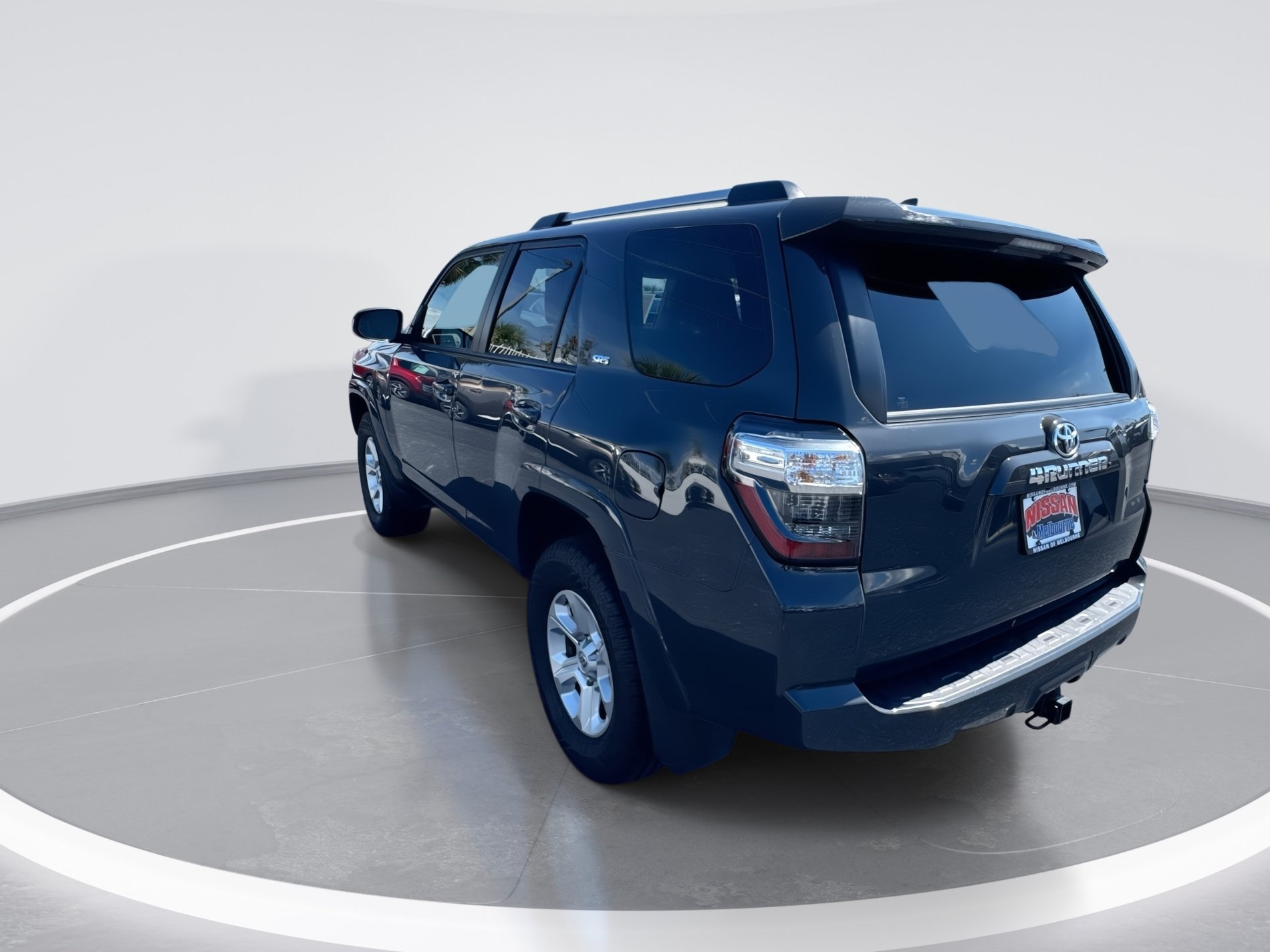 Used 2024 Toyota 4Runner SR5 AWD/4WD image 6