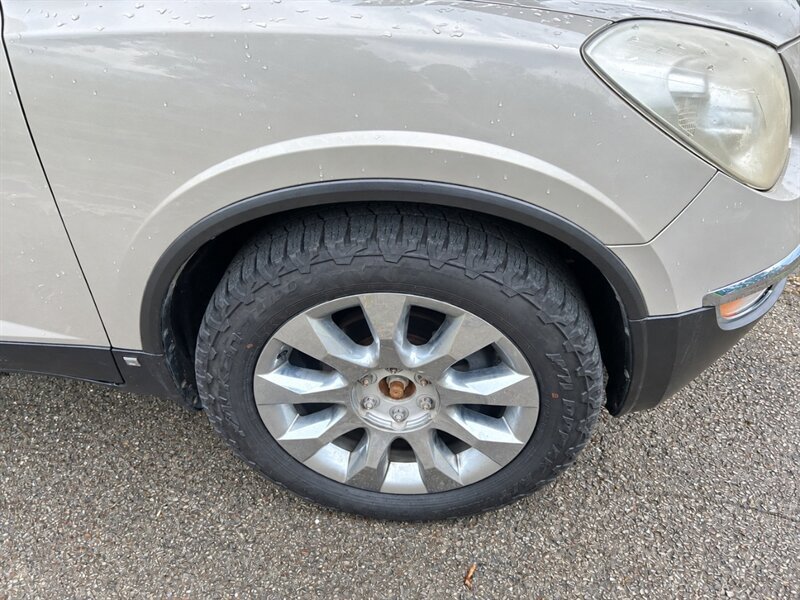 Used 2010 Buick Enclave CXL w/ Trailering Provision Package AWD/4WD image 30