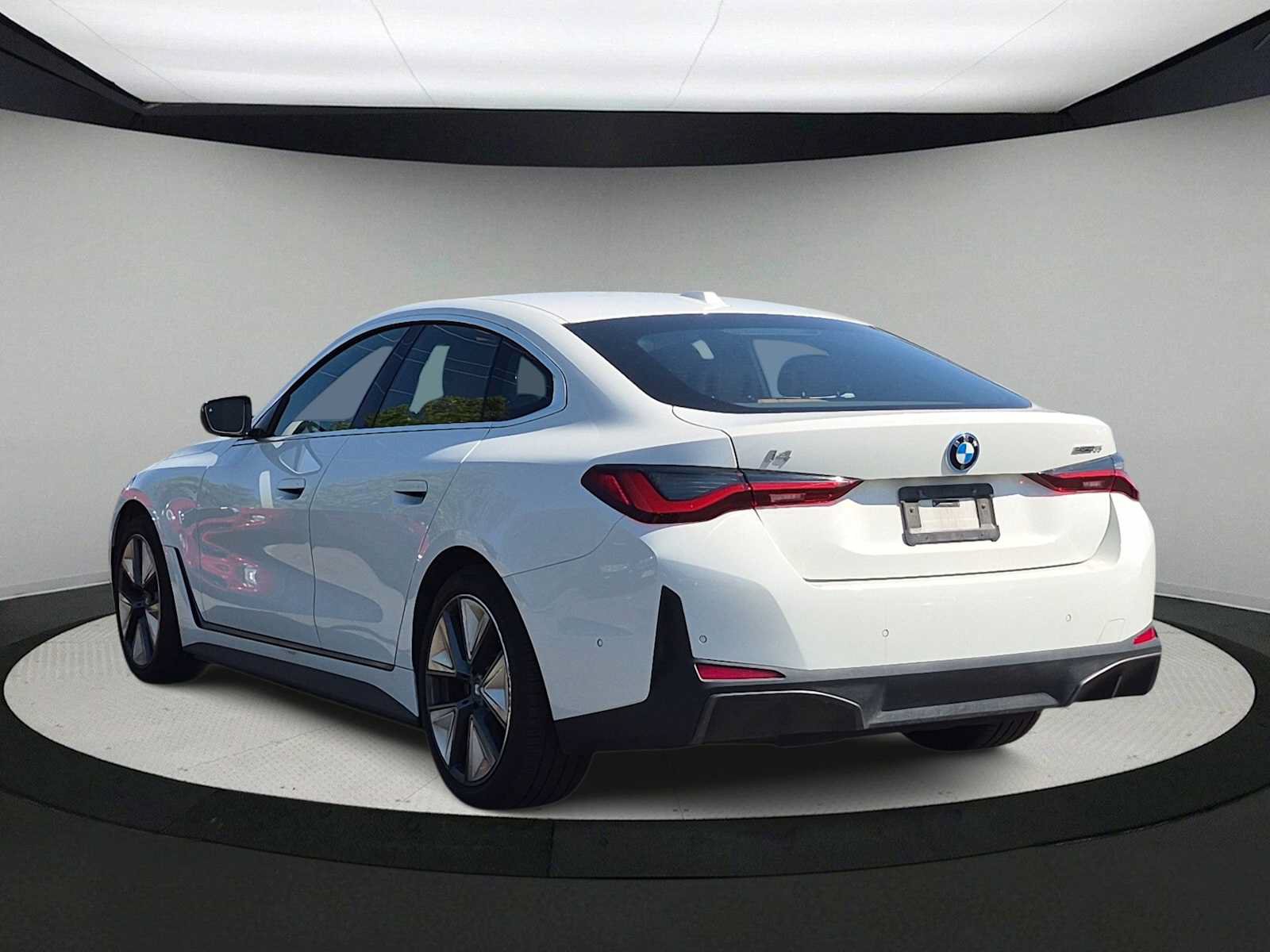 Used 2024 BMW i4 eDrive35 w/ Premium Package RWD image 6