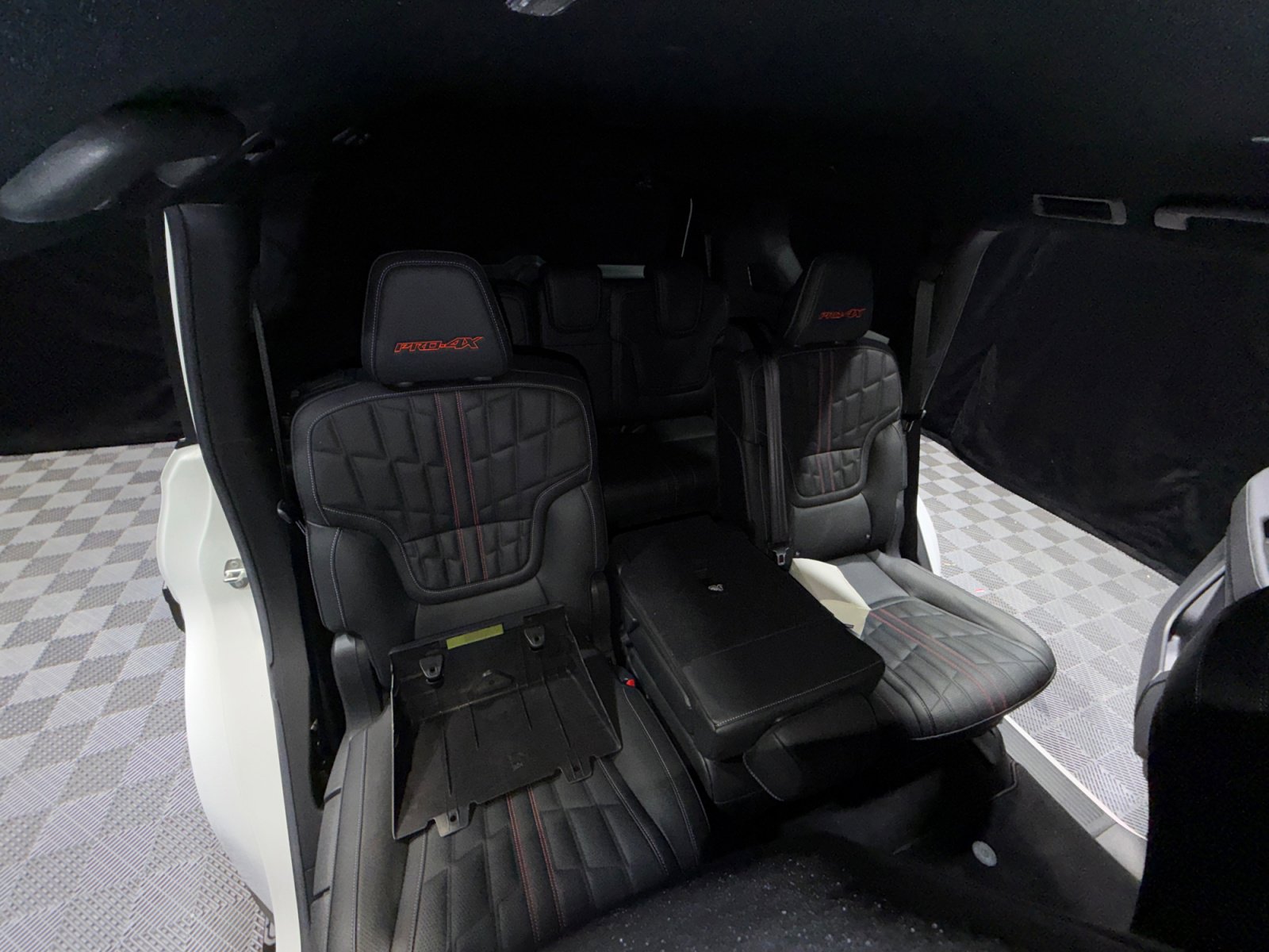 Certified 2025 Nissan Armada PRO-4X image 18