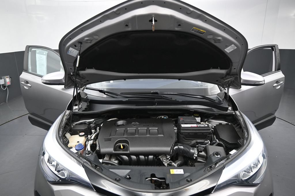 Used 2020 Toyota C-HR XLE FWD image 37