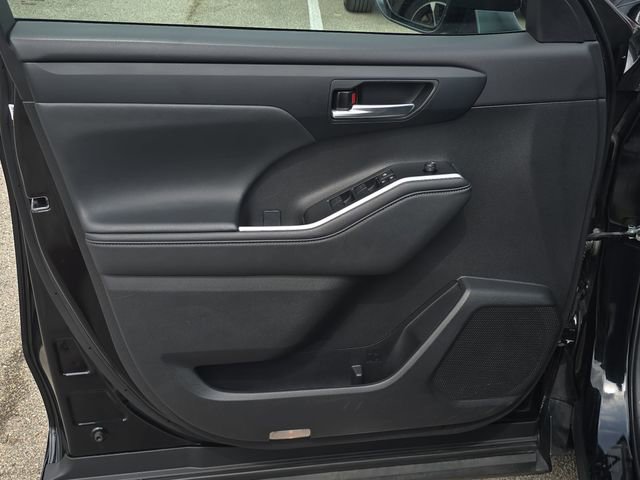 Used 2025 Toyota Highlander XSE image 28