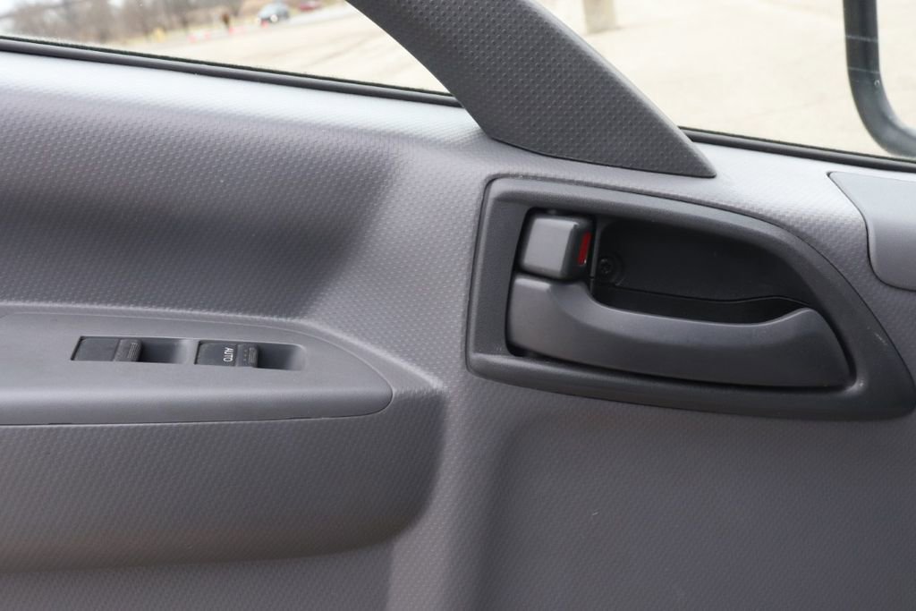 Used 2020 Isuzu NPR image 34