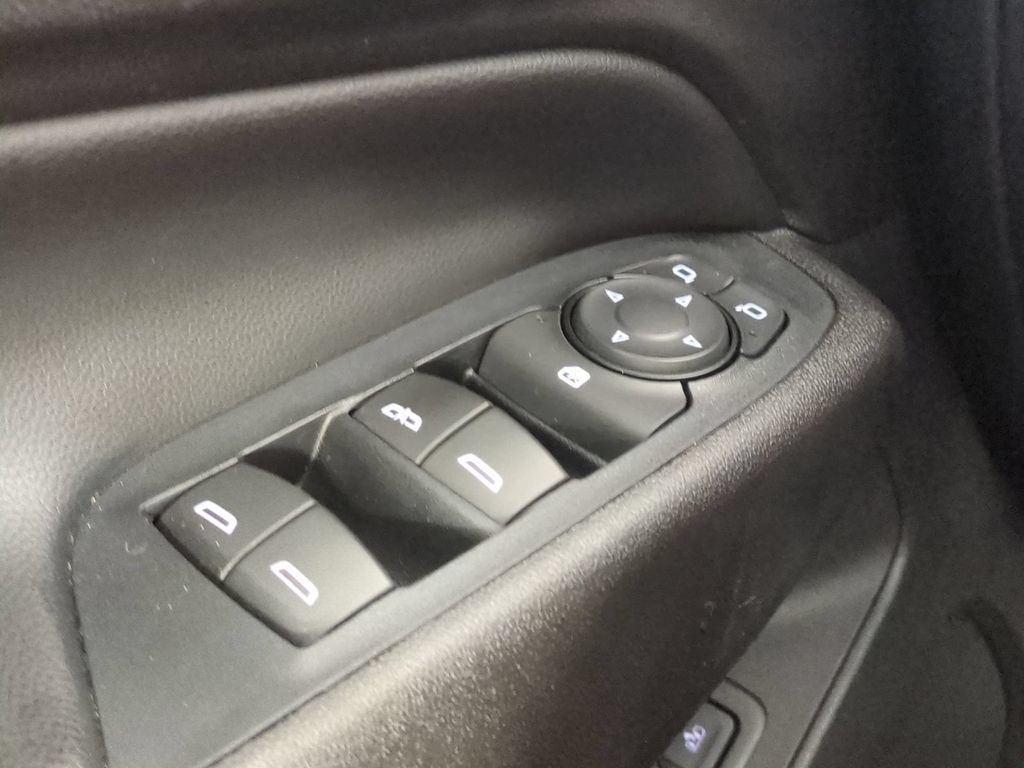 Used 2018 Chevrolet Equinox Premier FWD image 32