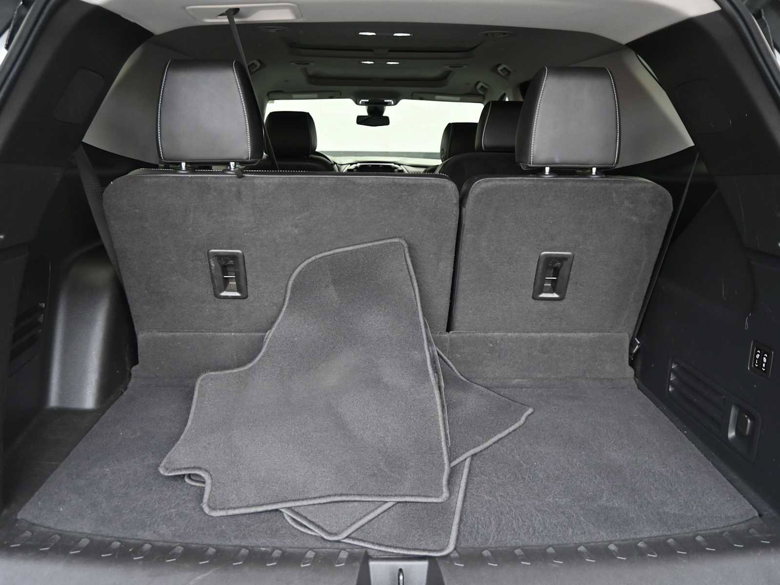 Used 2021 Chevrolet Traverse High Country AWD/4WD image 19