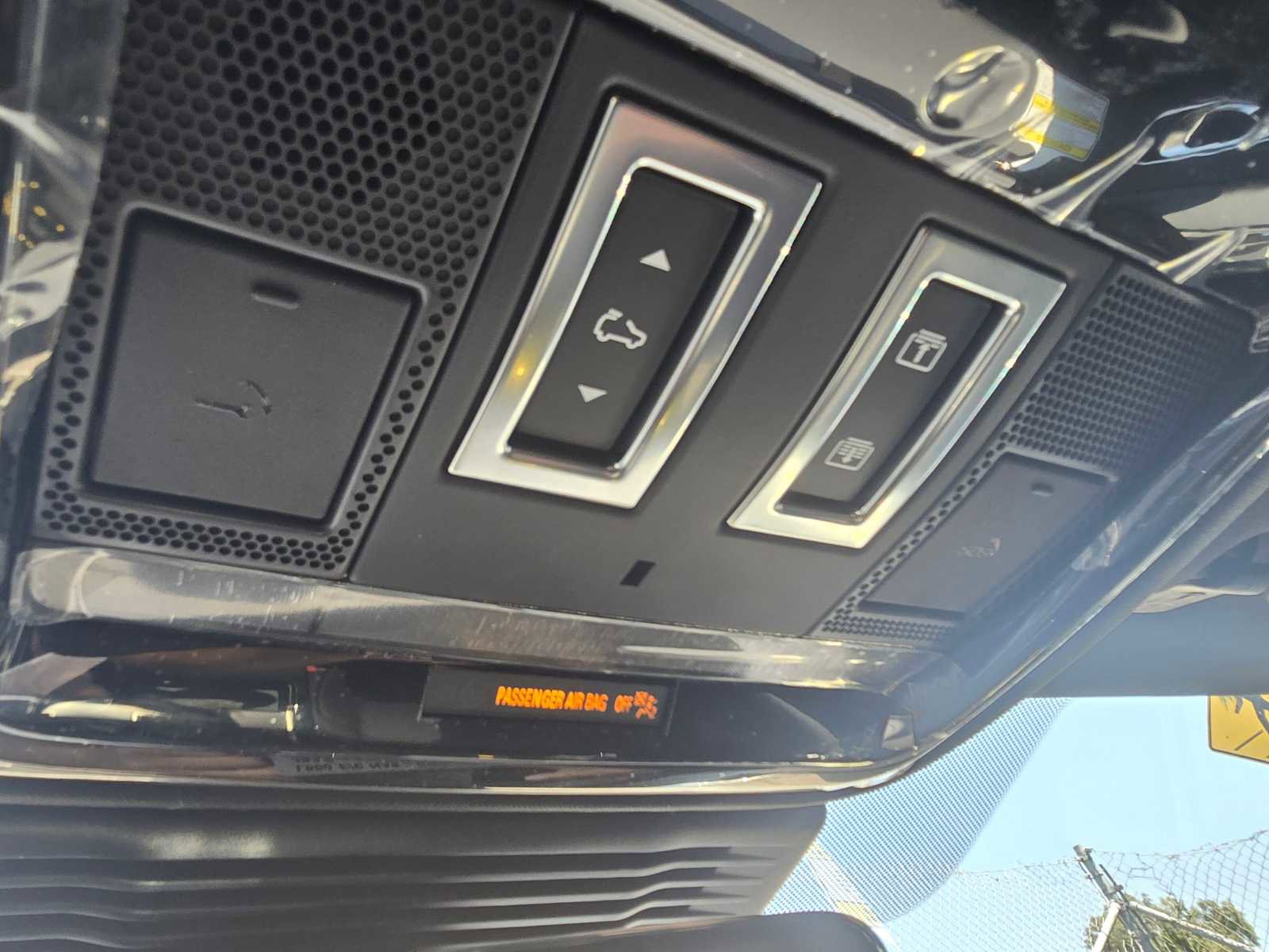 Certified 2026 Land Rover Range Rover Velar Dynamic SE image 33