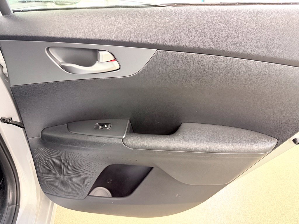 Used 2019 Kia Forte LXS FWD image 28