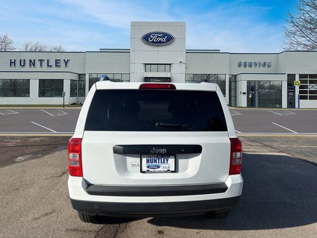 Used 2015 Jeep Patriot Sport image 5