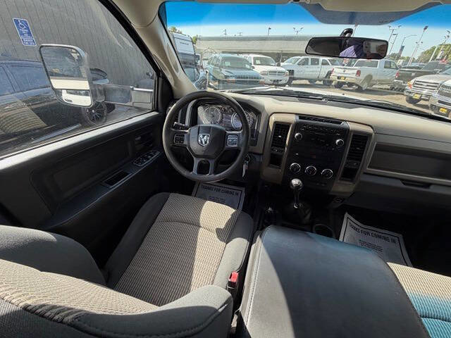 Used 2012 RAM 3500 ST w/ ST Decor Group AWD/4WD image 14
