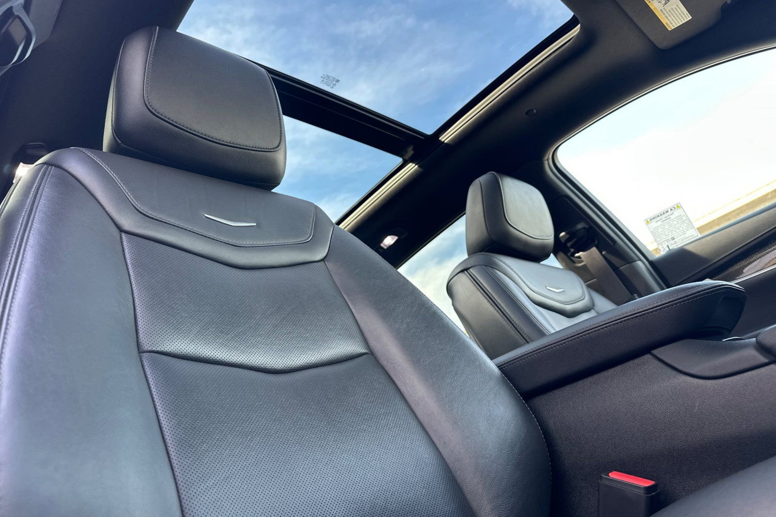 Used 2022 Cadillac XT5 Sportv w/ LPO, ONYX Package image 16