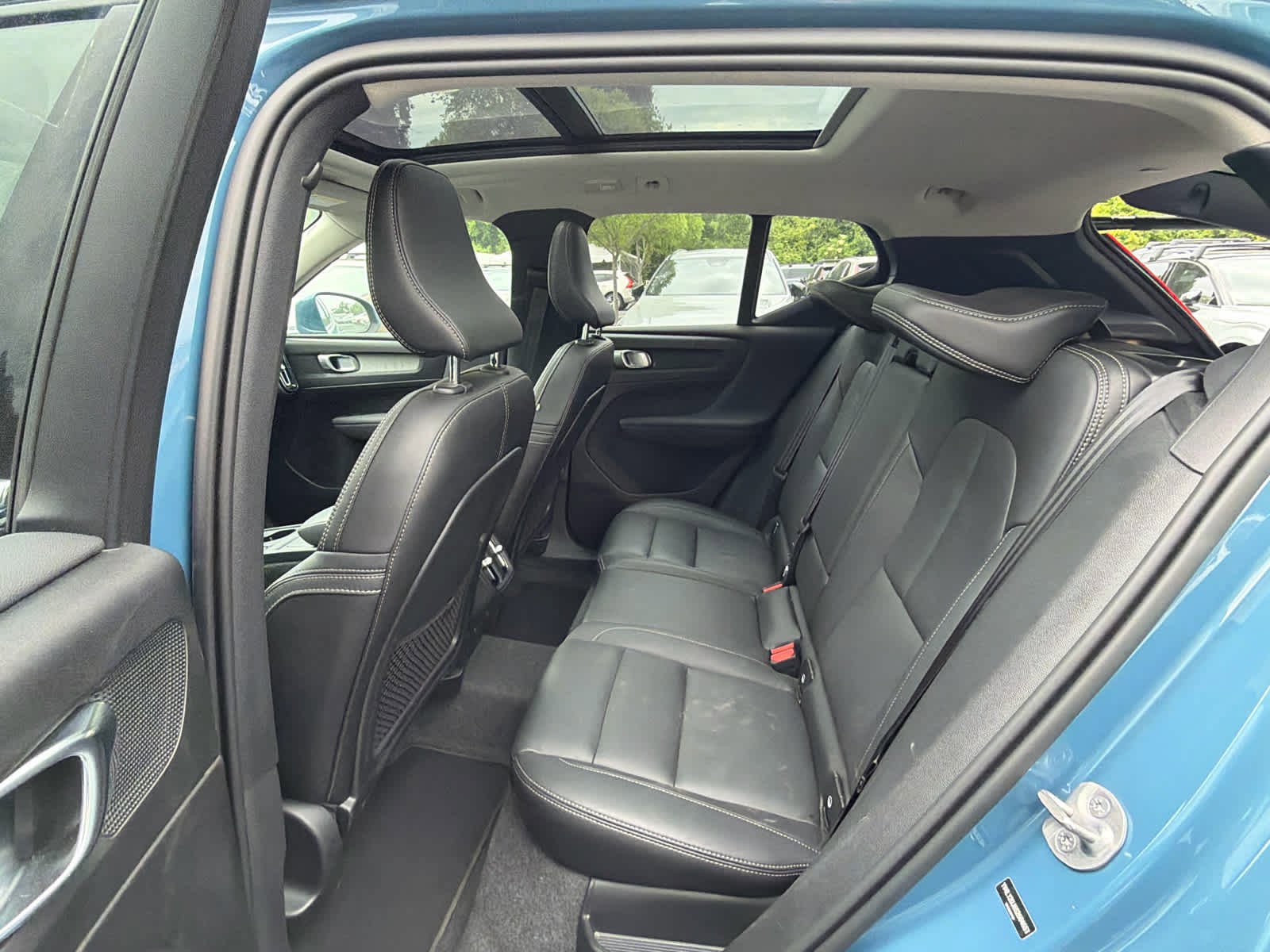 Certified 2025 Volvo XC40 B5 Core AWD/4WD image 23