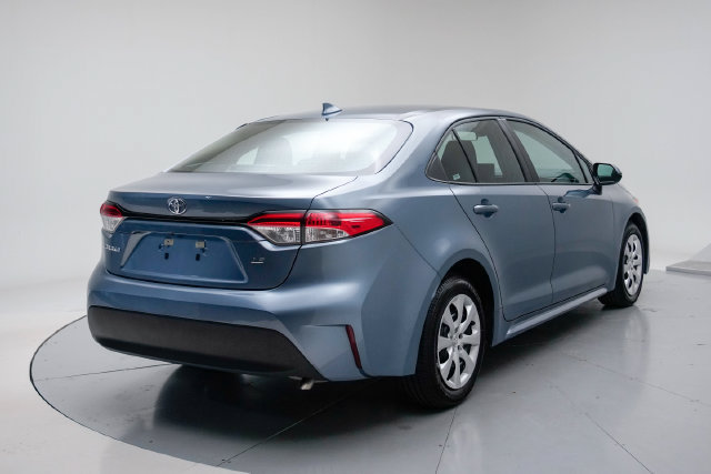 Used 2026 Toyota Corolla LE FWD image 5