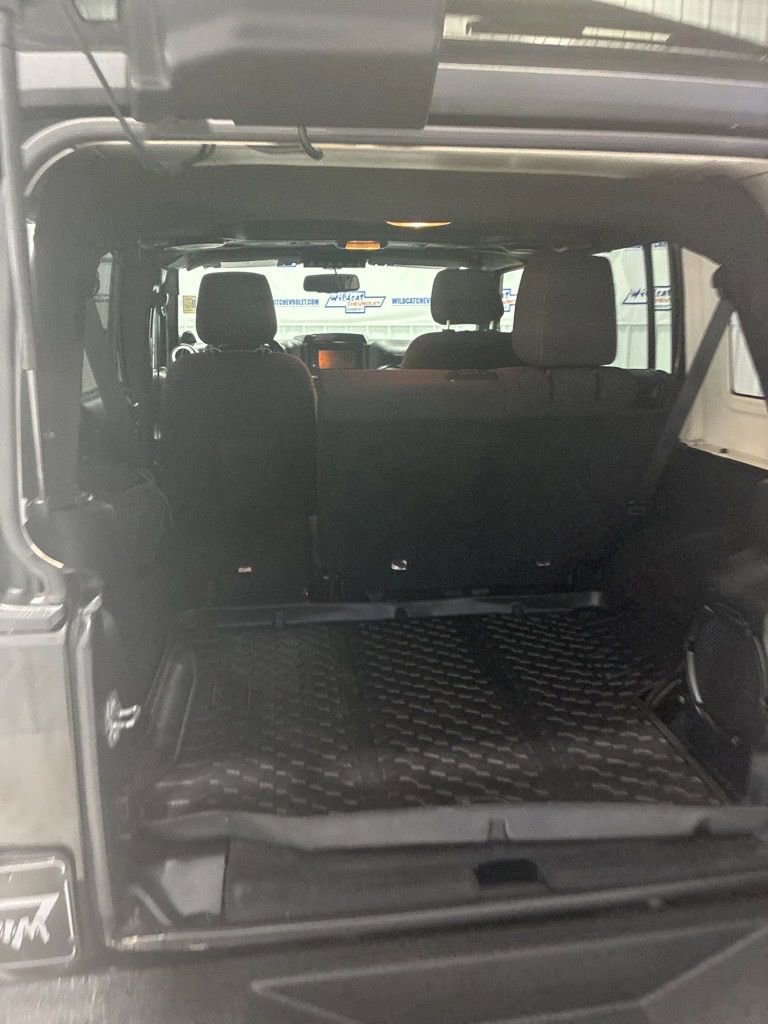 Used 2014 Jeep Wrangler Unlimited Sahara w/ Connectivity Group image 25