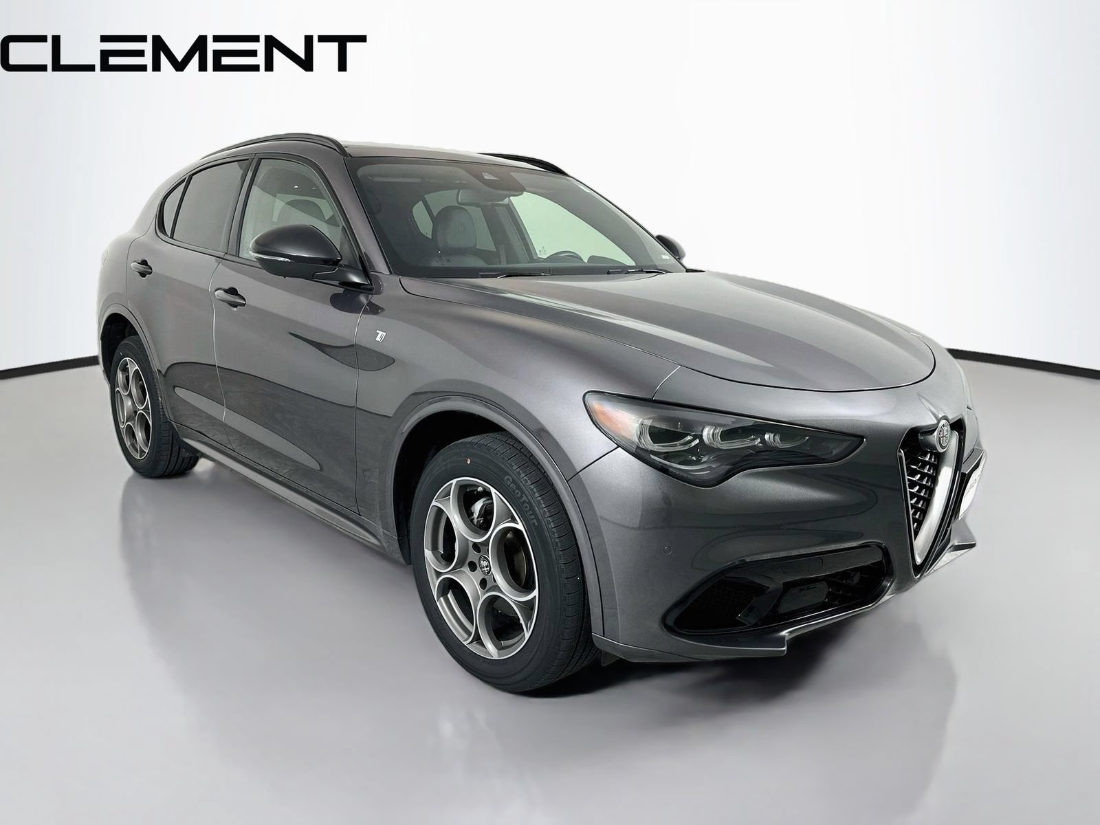 Used 2024 Alfa Romeo Stelvio Ti AWD/4WD image 5