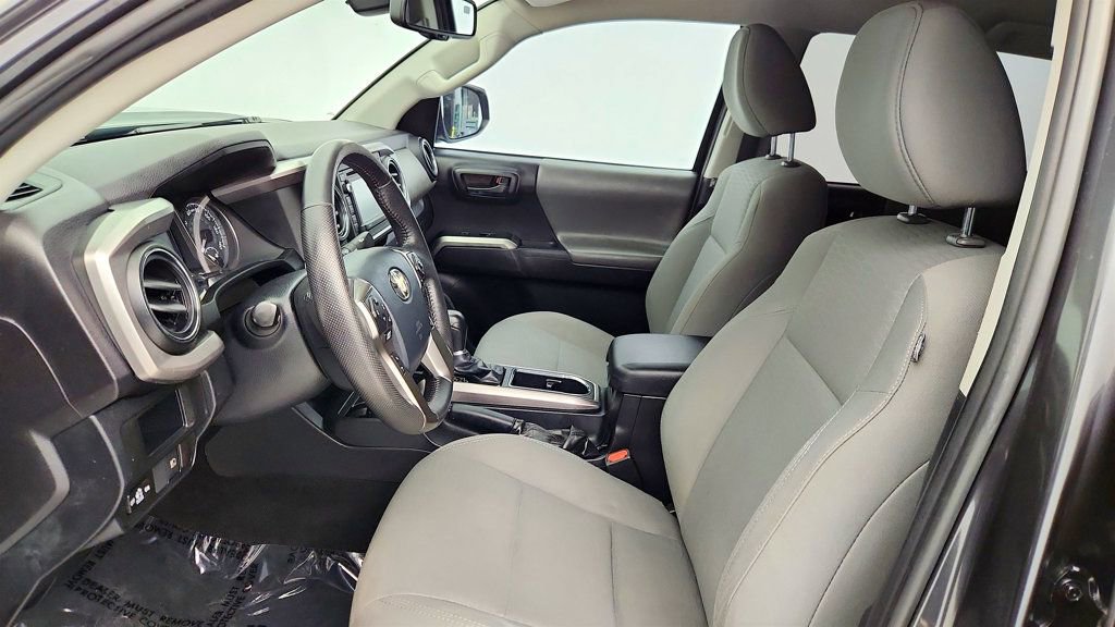 Used 2018 Toyota Tacoma SR5 image 19