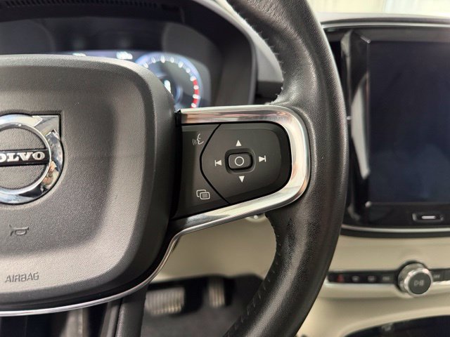 Used 2019 Volvo XC40 T5 Momentum AWD/4WD image 17