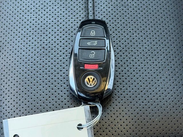 Used 2016 Volkswagen Touareg Sport AWD/4WD image 31