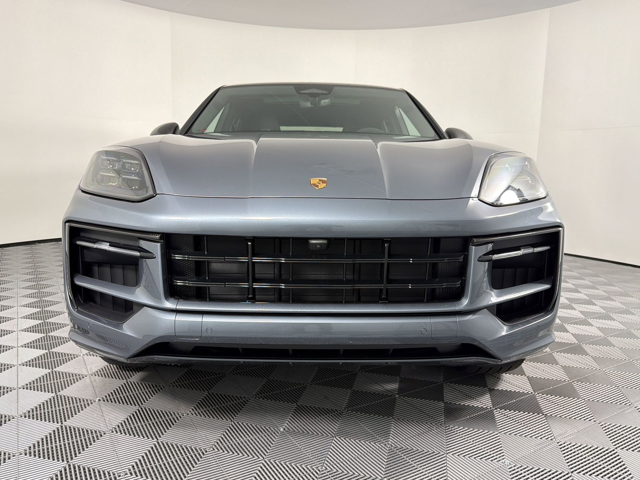 New 2026 Porsche Cayenne GTS image 13