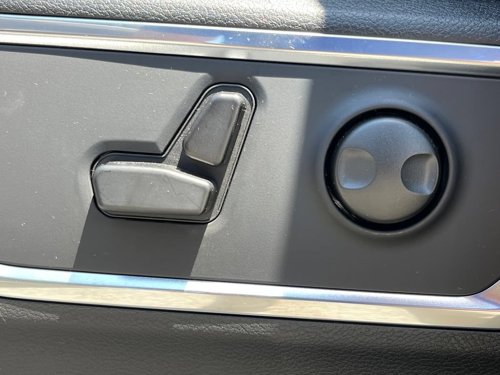 New 2026 RAM 1500 Laramie AWD/4WD image 32