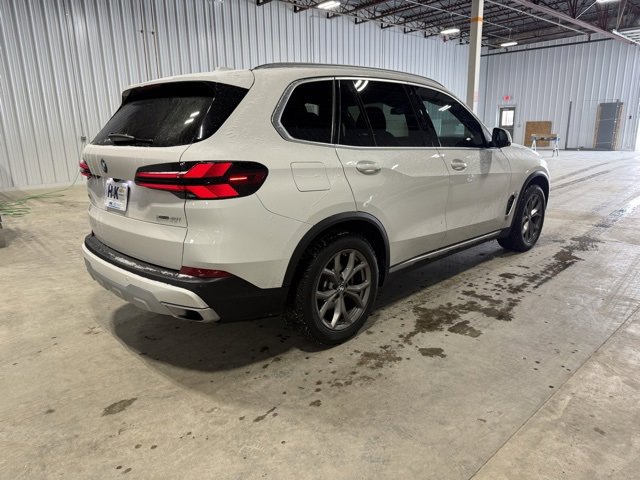 Used 2024 BMW X5 xDrive40i image 6