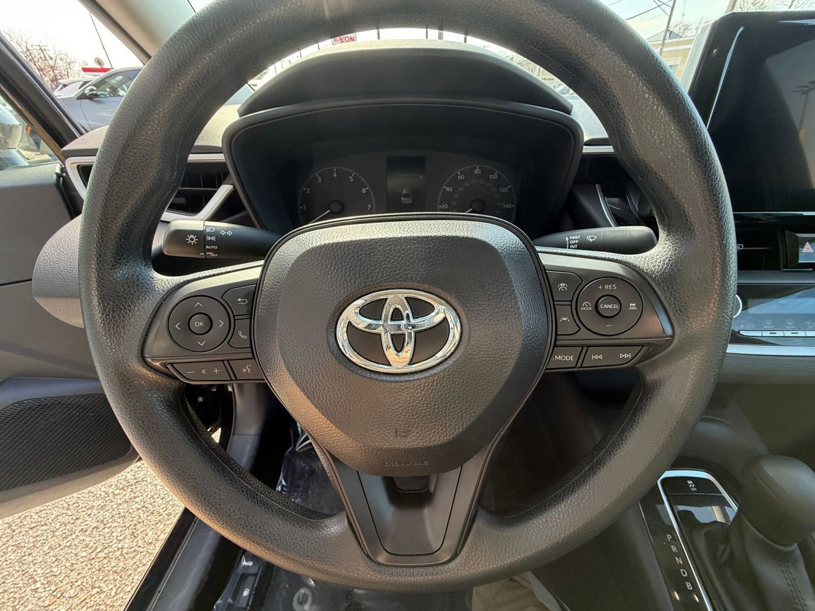 Used 2025 Toyota Corolla LE image 30