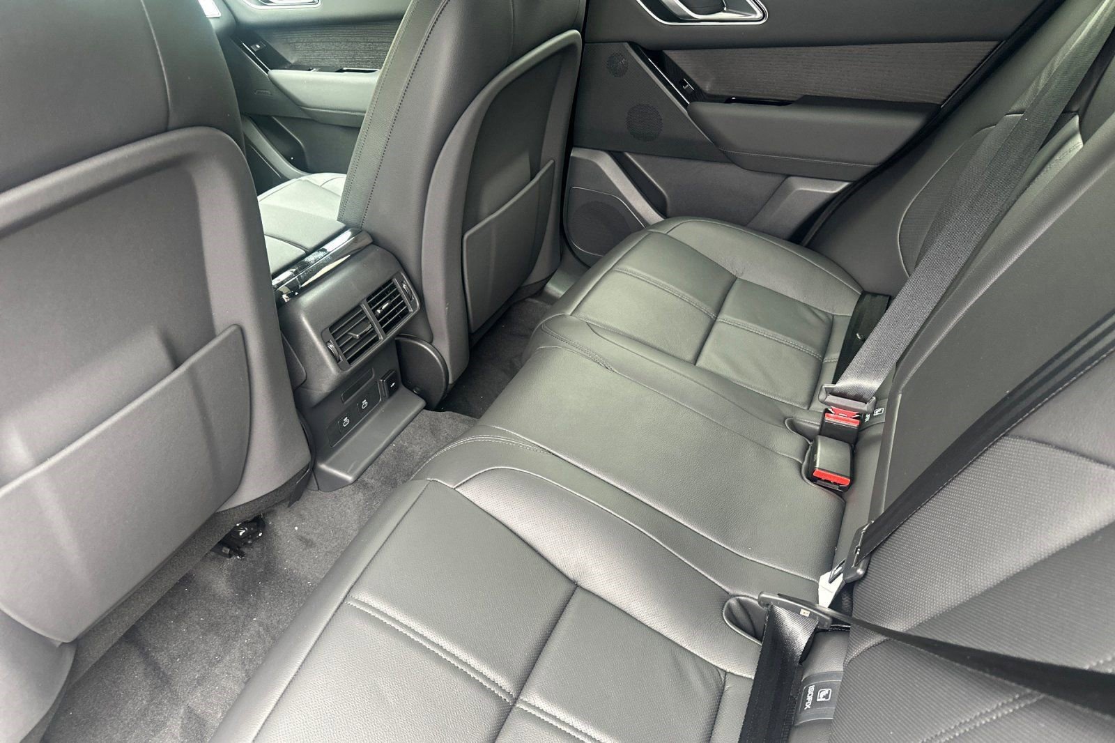 New 2026 Land Rover Range Rover Velar S AWD/4WD image 17