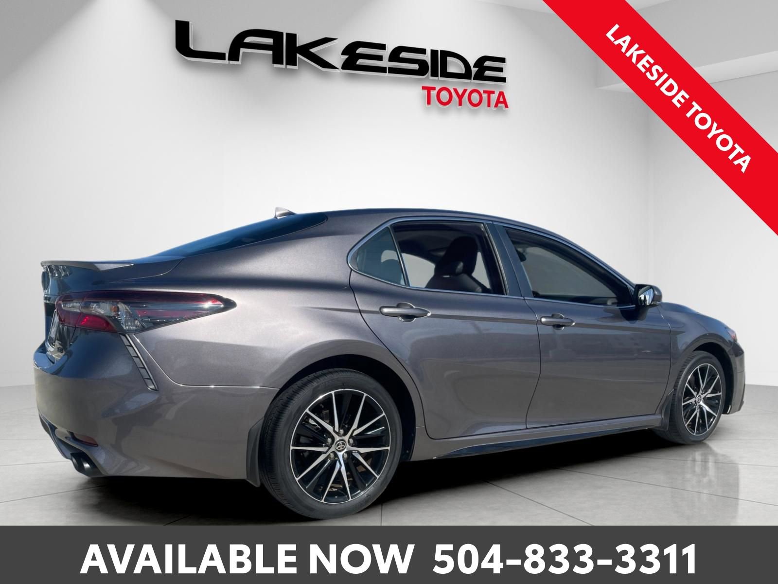 Used 2023 Toyota Camry SE image 6