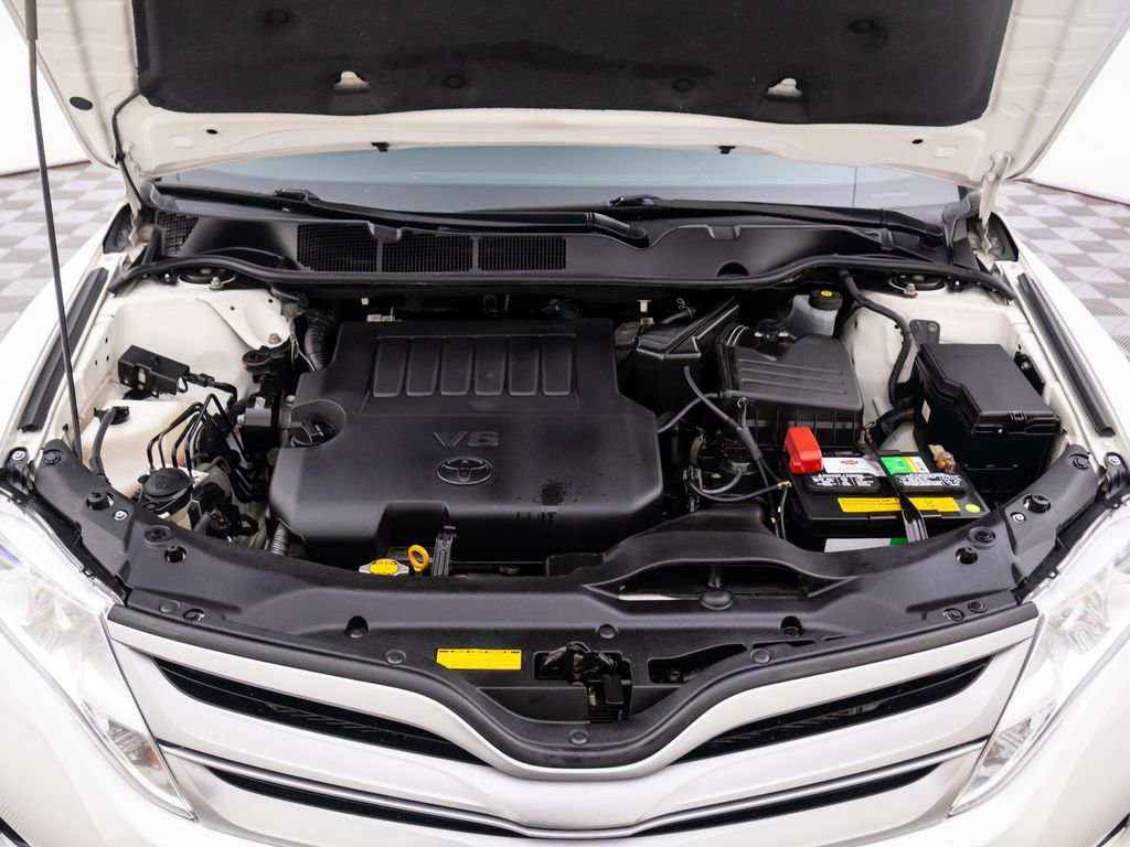 Used 2013 Toyota Venza XLE image 29