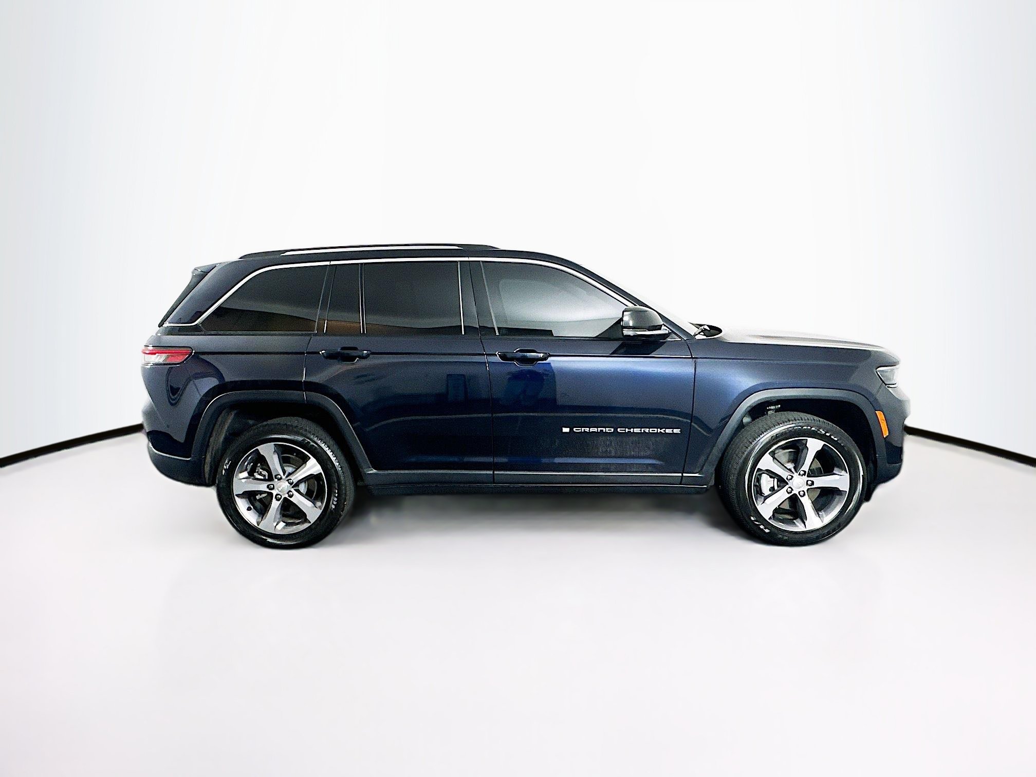 Used 2024 Jeep Grand Cherokee Limited 4xe AWD/4WD image 10